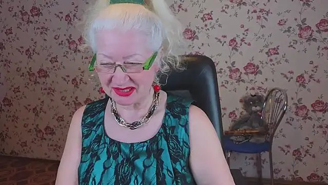 Snapshot of Maya_Mayflower chatting on 04.03.26 Maya Mayflower online show from 04.03.26