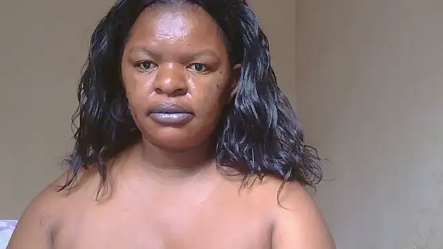 Snapshot of ebony_rose11 chatting on 02.18.25 ebony rose11 online show from 02.18.25