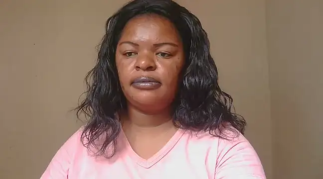 Snapshot of ebony_rose11 chatting on 03.04.25 ebony rose11 online show from 03.04.25