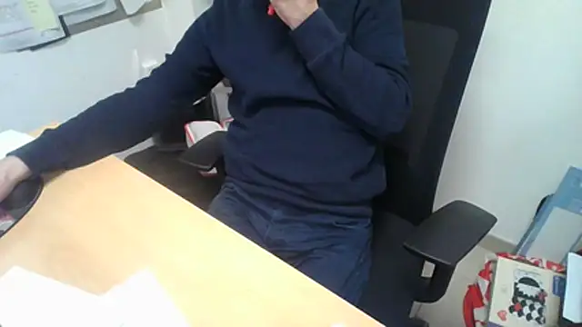 Snapshot of GM51-1988 chatting on 11.27.25 GM51-1988 online show from 11.27.25