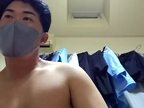 Snapshot of taaaaaa- chatting on 10.05.25 taaaaaa- online show from 10.05.25