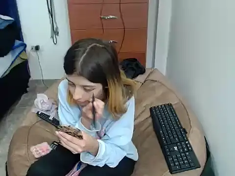 Snapshot of KratosAfroditacs chatting on 11.07.25 KratosAfroditacs online show from 11.07.25