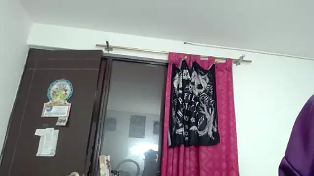 Snapshot of KratosAfroditacs chatting on 12.18.25 KratosAfroditacs online show from 12.18.25