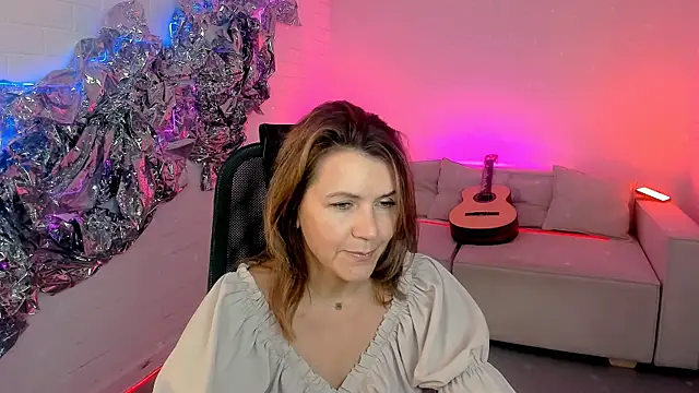 NicoleHitman online show from 09.19.25