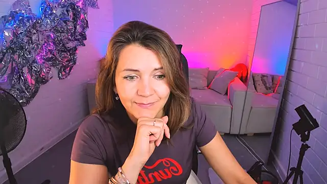 NicoleHitman online show from 09.30.25