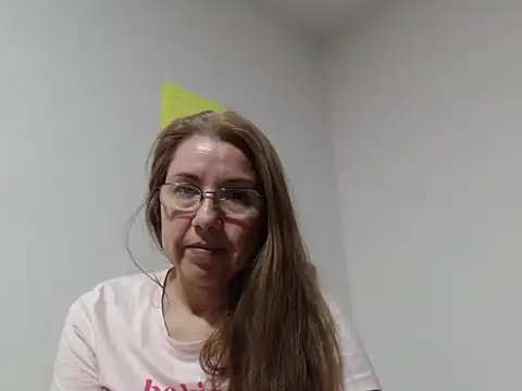 GiaLuvv11 online show from 05.04.26