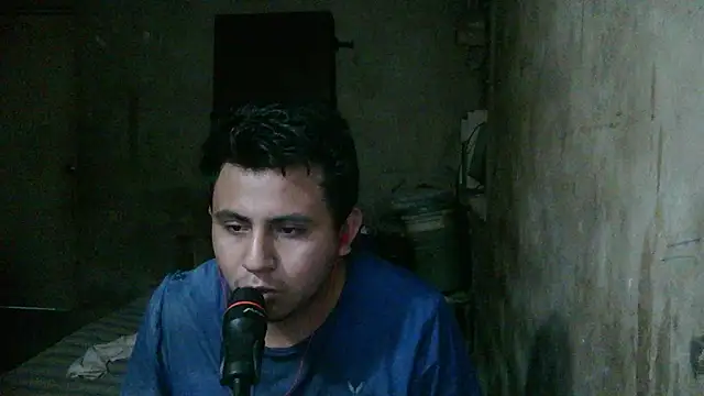 Snapshot of mikigamesH2 chatting on 03.14.25 mikigamesH2 online show from 03.14.25