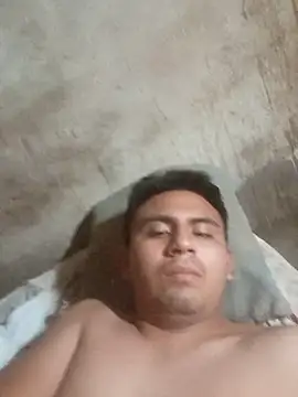 Snapshot of mikigamesH2 chatting on 01.15.26 mikigamesH2 online show from 01.15.26