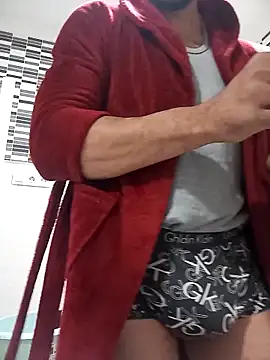 Snapshot of Yerayyaya chatting on 11.28.25 Yerayyaya online show from 11.28.25