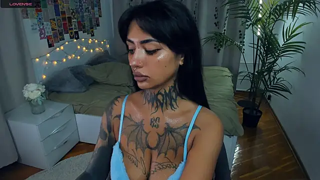 CharimgSabrina online show from 11.28.25