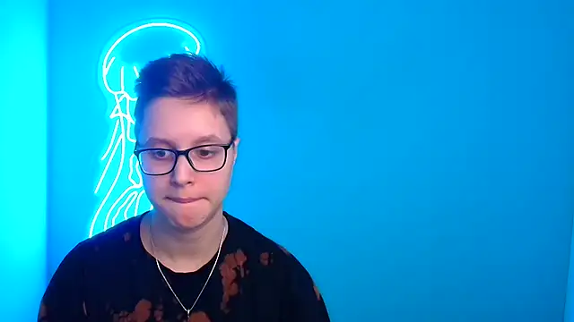 Bella Swannn online show from 03.13.25