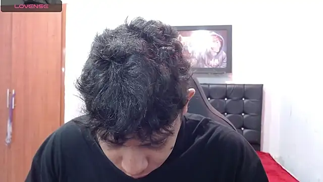 Snapshot of Alejandroo_22 chatting on 03.15.25 Alejandroo 22 online show from 03.15.25