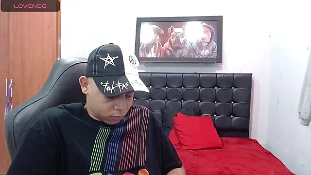 Snapshot of Alejandroo_22 chatting on 03.21.25 Alejandroo 22 online show from 03.21.25