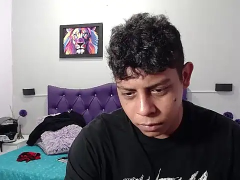 Snapshot of Alejandroo_22 chatting on 09.18.25 Alejandroo 22 online show from 09.18.25