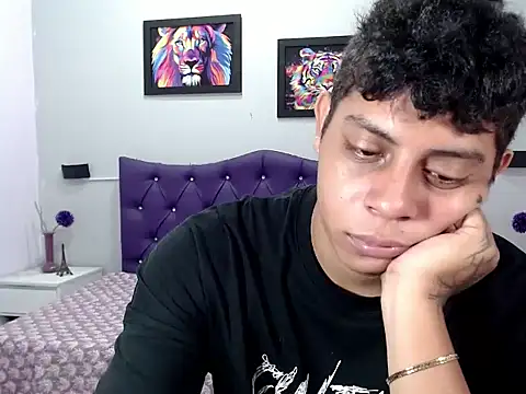 Snapshot of Alejandroo_22 chatting on 10.02.25 Alejandroo 22 online show from 10.02.25