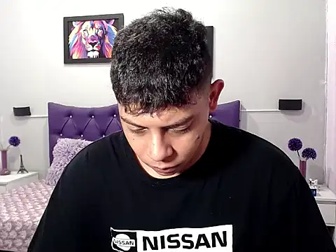 Snapshot of Alejandroo_22 chatting on 10.25.25 Alejandroo 22 online show from 10.25.25