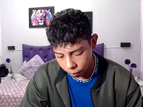 Snapshot of Alejandroo_22 chatting on 12.03.25 Alejandroo 22 online show from 12.03.25