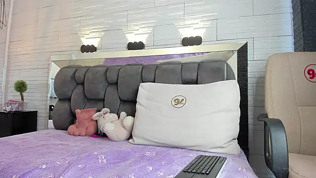 Snapshot of jade_heartt chatting on 11.07.25 jade heartt online show from 11.07.25