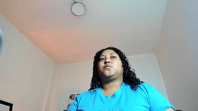 Snapshot of Ayliinn_ chatting on 11.25.25 Ayliinn online show from 11.25.25