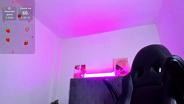 Snapshot of Ayliinn_ chatting on 11.27.25 Ayliinn online show from 11.27.25