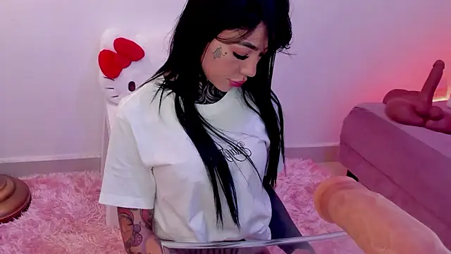 Dani Valen online show from 10.28.25