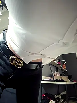 Isabella Varella online show from 09.12.25