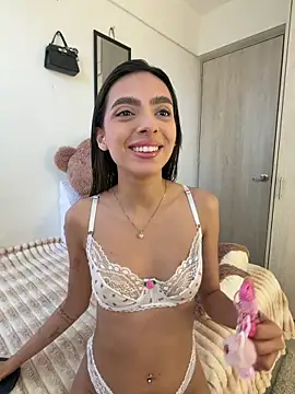 ZaraLuuv online show from 04.05.26