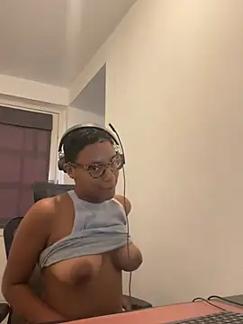 Snapshot of Melia_Rayne chatting on 06.29.26 Melia Rayne online show from 06.29.26