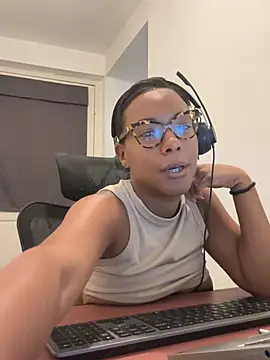Snapshot of Melia_Rayne chatting on 07.14.26 Melia Rayne online show from 07.14.26