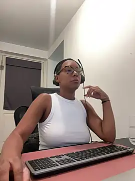 Snapshot of Melia_Rayne chatting on 07.21.26 Melia Rayne online show from 07.21.26