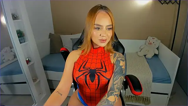 Snapshot of ValentinaMilann chatting on 10.05.25 ValentinaMilann online show from 10.05.25