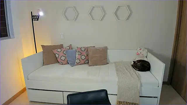 ValentinaMilann online show from 03.21.26