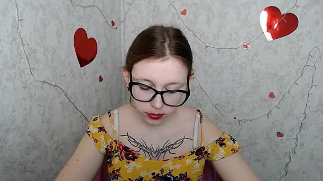 Snapshot of _MiraGold_ chatting on 03.07.25 MiraGold online show from 03.07.25