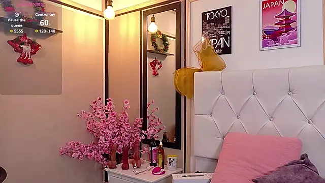 Snapshot of Devil_AliceXo chatting on 12.04.25 Devil AliceXo online show from 12.04.25