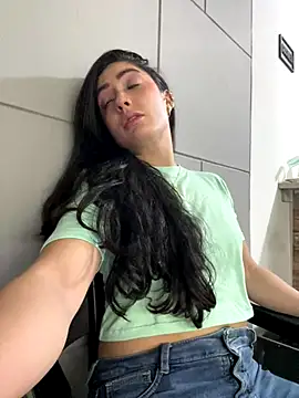 isabella winkler online show from 12.22.25