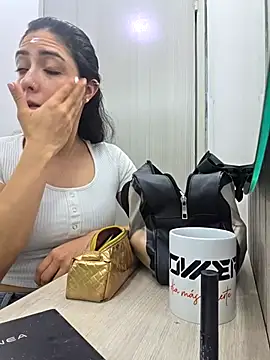 isabella winkler online show from 03.17.26