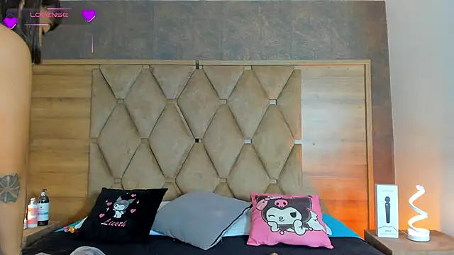 SarahLynn7 online show from 10.26.25