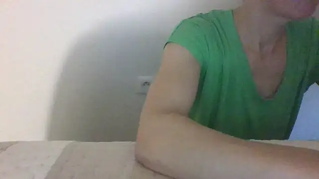 Snapshot of Valentinette chatting on 05.08.26 Valentinette online show from 05.08.26