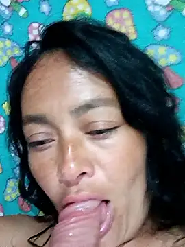 Snapshot of sarayulith chatting on 04.16.26 sarayulith online show from 04.16.26