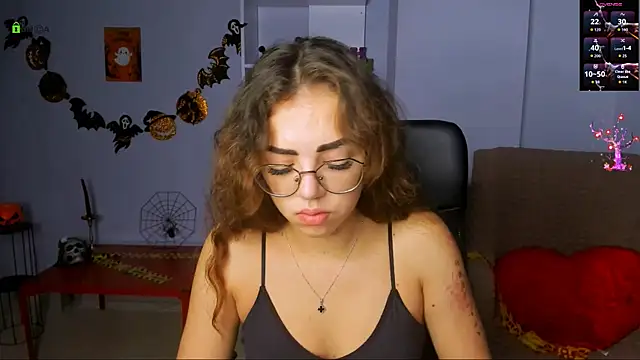 kiki swan online show from 10.29.25