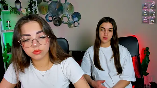 kiki swan online show from 04.18.26