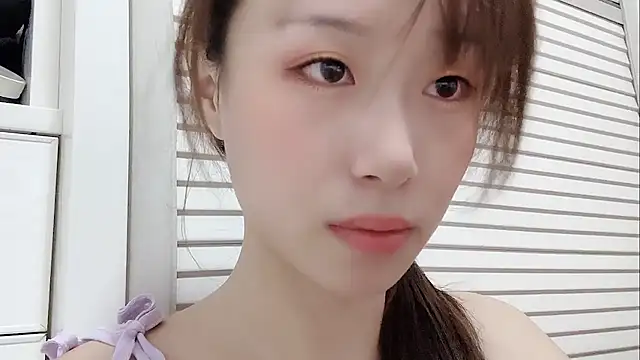 Snapshot of TOP_yoyo chatting on 09.11.25 TOP yoyo online show from 09.11.25