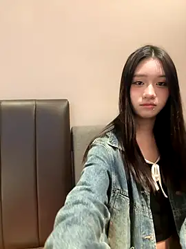 Snapshot of TOP_yoyo chatting on 10.19.25 TOP yoyo online show from 10.19.25