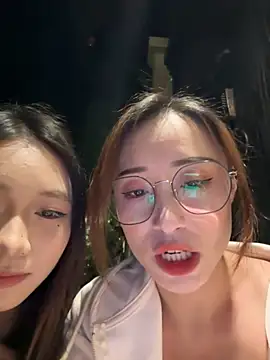 Snapshot of TOP_yoyo chatting on 11.25.25 TOP yoyo online show from 11.25.25