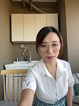 Snapshot of TOP_yoyo chatting on 12.15.25 TOP yoyo online show from 12.15.25