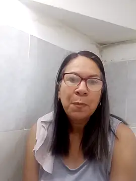 Snapshot of victoria_wayne chatting on 10.05.25 victoria wayne online show from 10.05.25