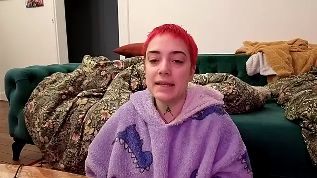 Snapshot of OllympeKaii chatting on 10.25.25 OllympeKaii online show from 10.25.25