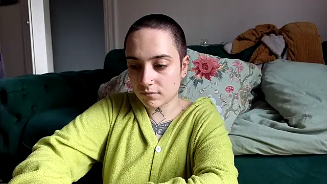 Snapshot of OllympeKaii chatting on 11.11.25 OllympeKaii online show from 11.11.25