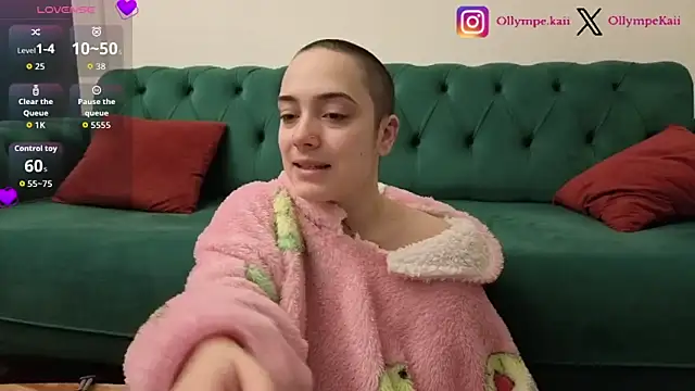 Snapshot of OllympeKaii chatting on 11.24.25 OllympeKaii online show from 11.24.25