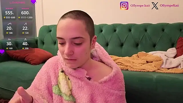 Snapshot of OllympeKaii chatting on 11.24.25 OllympeKaii online show from 11.24.25